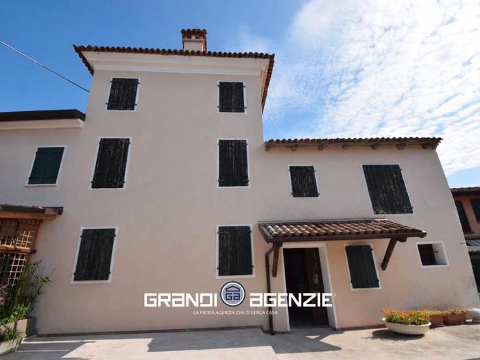 Casa quadrilocale in vendita in Via Santo Stefano, Centro, Istrana