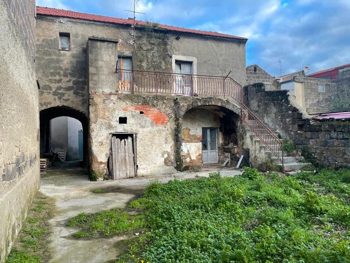 Casa quadrilocale in vendita in Via Corradello d'aquino, Casertavecchia Casola, Caserta