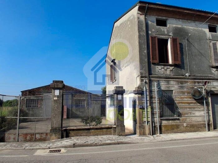 Casa trilocale in vendita in VIA GIUSEPPE MAZZINI, San Salvatore, Sospiro