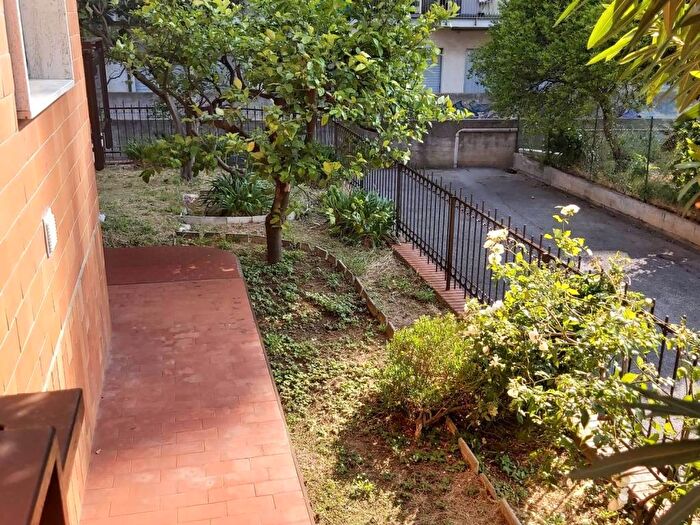 Appartamento trilocale in vendita in Via dei Pontassi, Centro, Loano