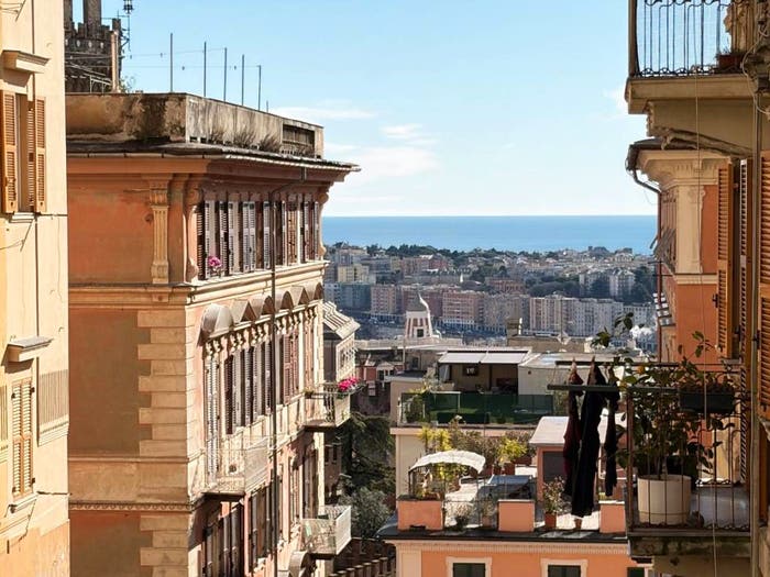 Appartamento con 5 locali in vendita in Via Cesare Cabella, Castelletto, Genova
