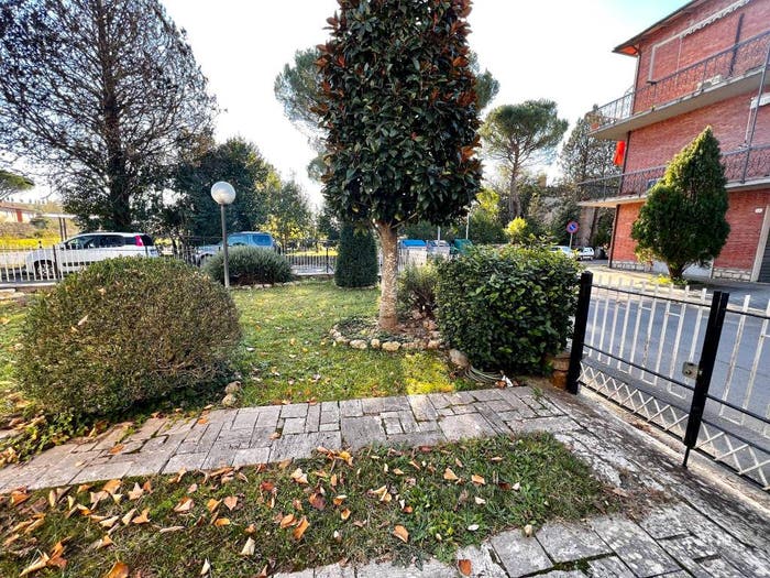 Appartamento con 6 locali in vendita in Centro, Buonconvento