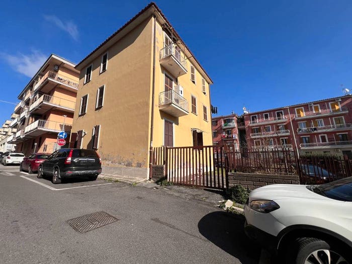 Appartamento trilocale in vendita in Via Merseburg, Centro, Genzano di Roma
