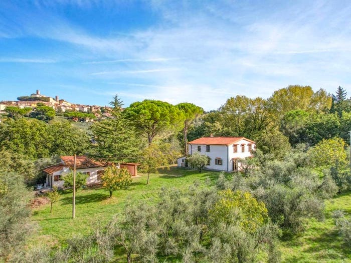 Casa con 6 locali in vendita in Montescudaio