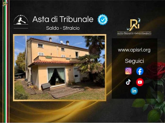Appartamento con 6 locali in vendita in Via Trinità, Centro, Montegranaro