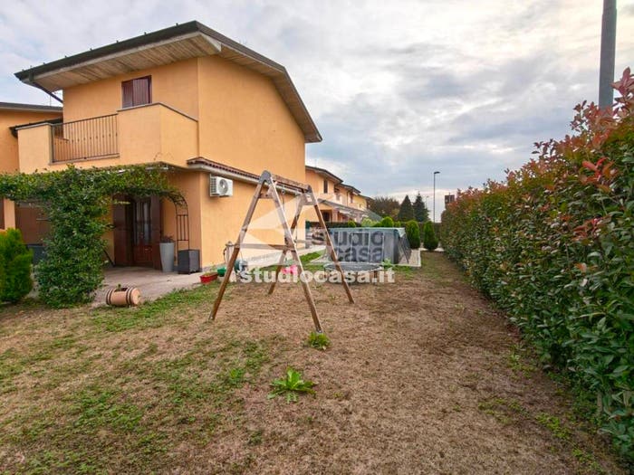 Casa quadrilocale in vendita in via campazzi, Torlino Vimercati
