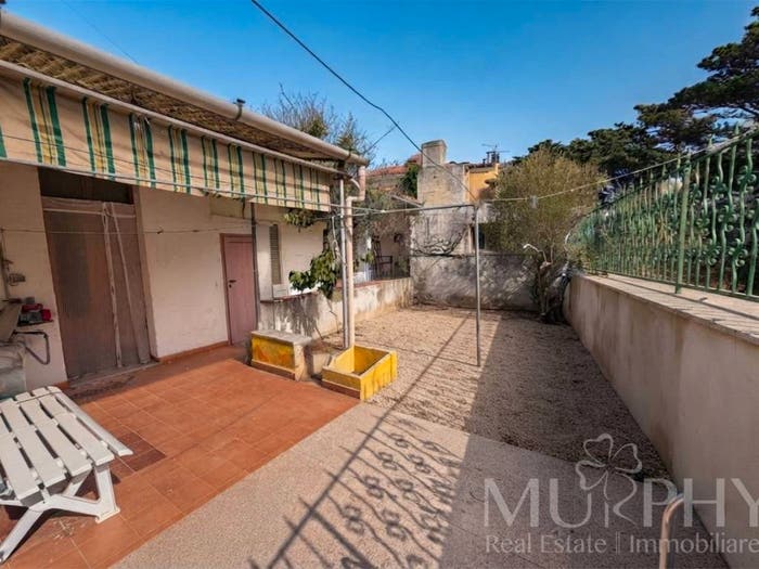 Appartamento con 6 locali in vendita in Via F Passino, La Maddalena