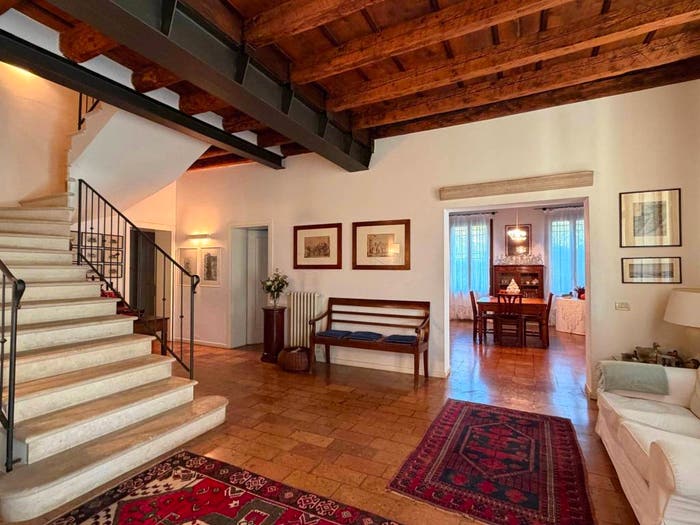 Casa con 6 locali in vendita in Via Granze Destro, Montegrotto Terme