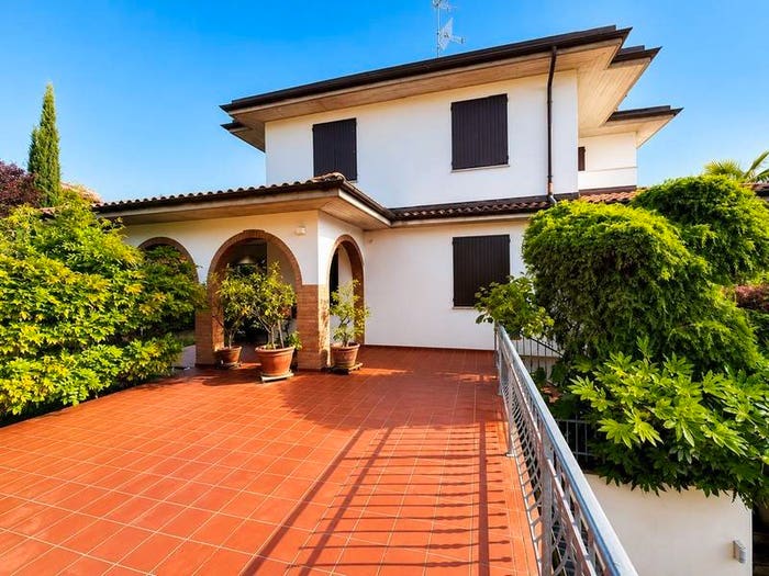 Casa con 6 locali in vendita in VIA SPINELLI, Centro, Castel San Pietro Terme