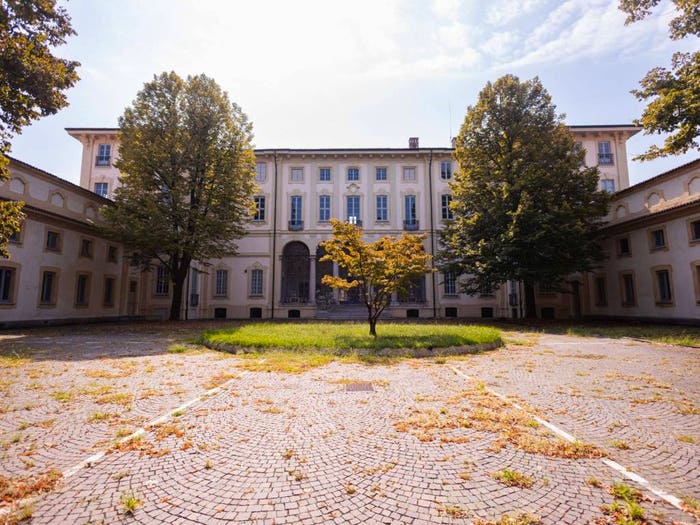 Appartamento quadrilocale in vendita in Via Camillo Benso di Cavour, Centro, Cernusco sul Naviglio