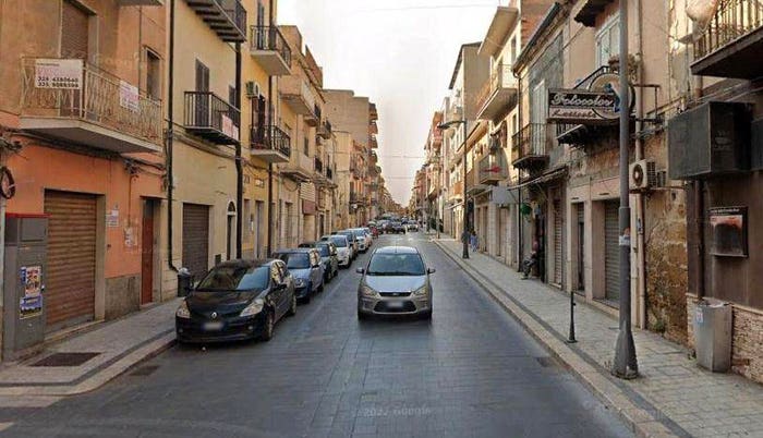 Appartamento con 6 locali in vendita in Via Aldisio Sammito, Centro, Gela