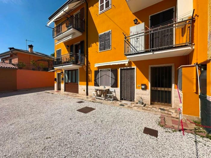 Appartamento trilocale in vendita in Località Gazzoli, Gazzoli, Costermano sul Garda