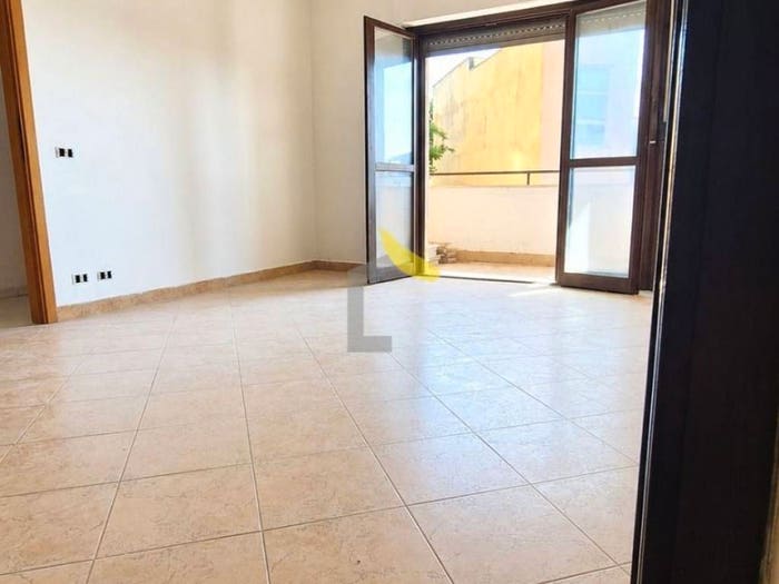 Appartamento trilocale in vendita in Via Calcare, Centro, Nettuno
