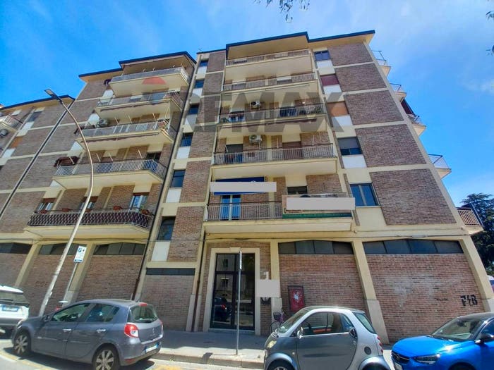 Appartamento con 5 locali in vendita in Viale Beneduce, Stadio, Caserta