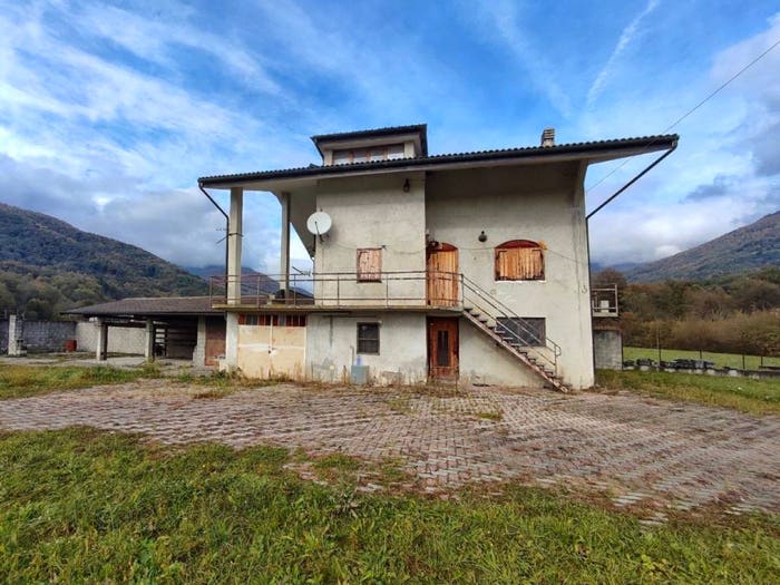 Casa con 5 locali in vendita in Strada Rueglio, Valchiusa