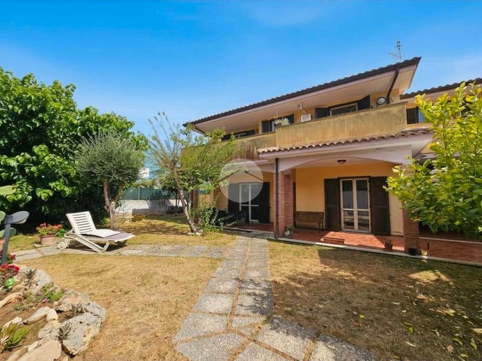 Casa quadrilocale in vendita in Via Giuseppe Giusti, Spadellata Cinque Miglia, Anzio