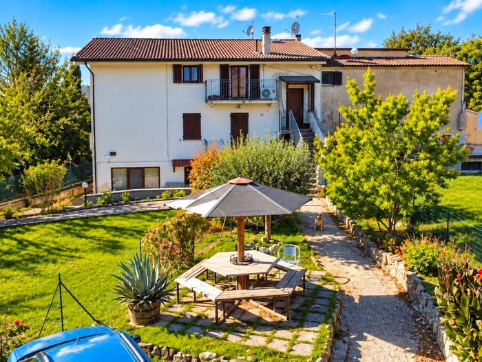 Casa con 6 locali in vendita in Via Colbassano, Colbassano, Fossato di Vico