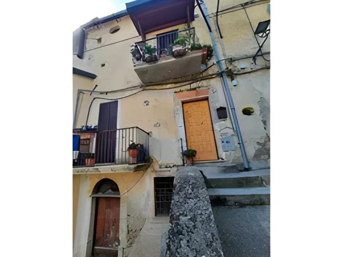 Appartamento quadrilocale in vendita in Via XX Settembre Carolei CS Italia, Centro, Carolei