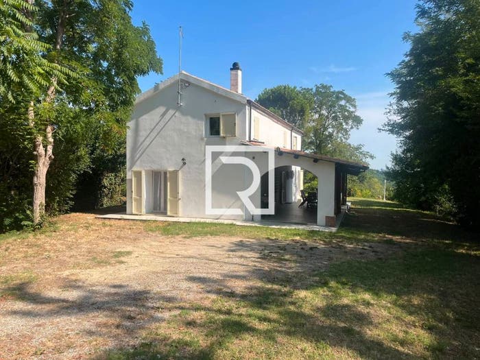 Appartamento con 5 locali in vendita in Vecchia di Lugarara, Tessello, Cesena