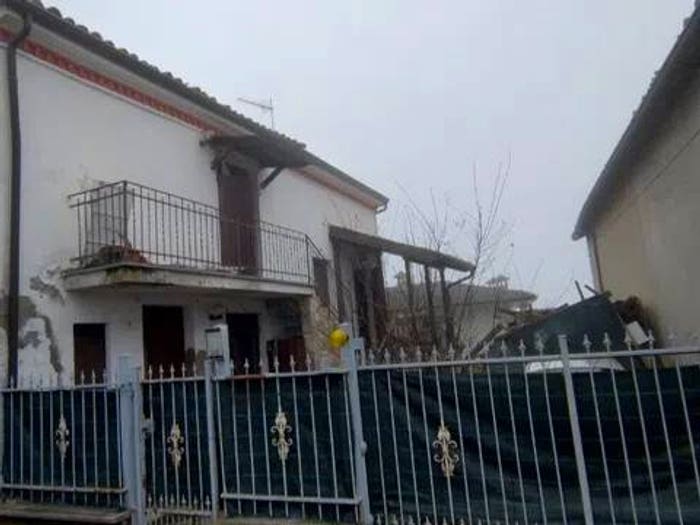 Casa trilocale in vendita in Frazione Rossone, Rossone, Zavattarello