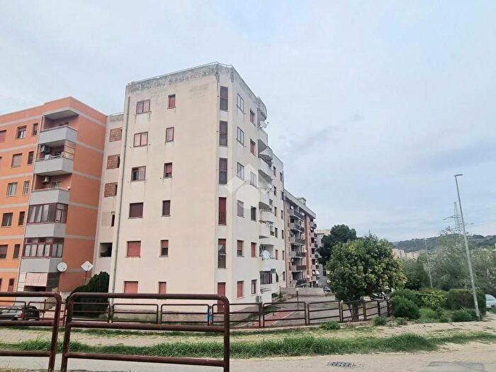 Appartamento con 6 locali in vendita in Via brigata, Fortuna Corvo, Catanzaro