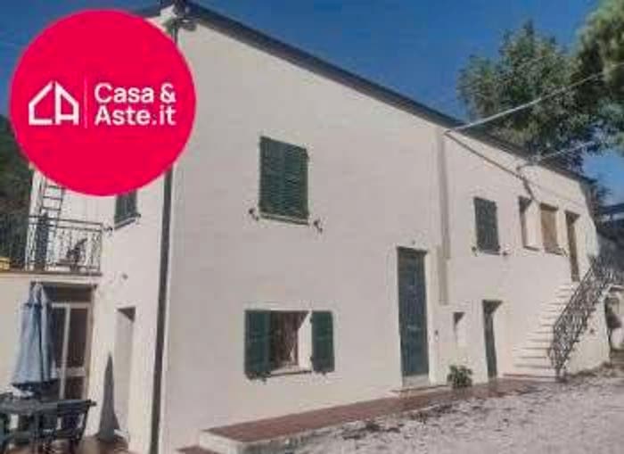 Appartamento con 6 locali in vendita in Contrada Paese Vecchio, Servigliano