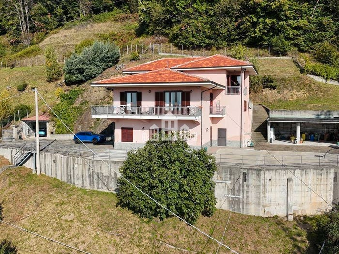Casa con 6 locali in vendita in via Pratiglione, Prascorsano