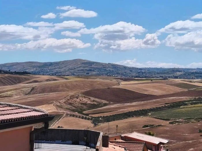 Casa con 6 locali in vendita in Via Fontanelle, Joppolo Giancaxio