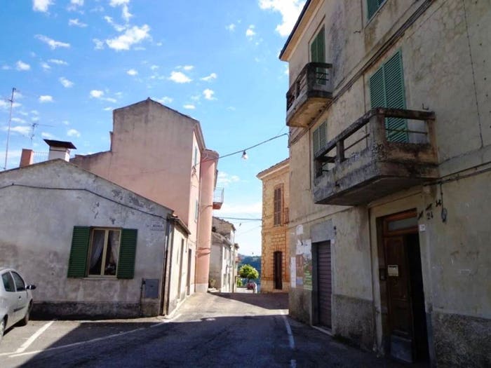 Case in Vendita e in Affitto - 2