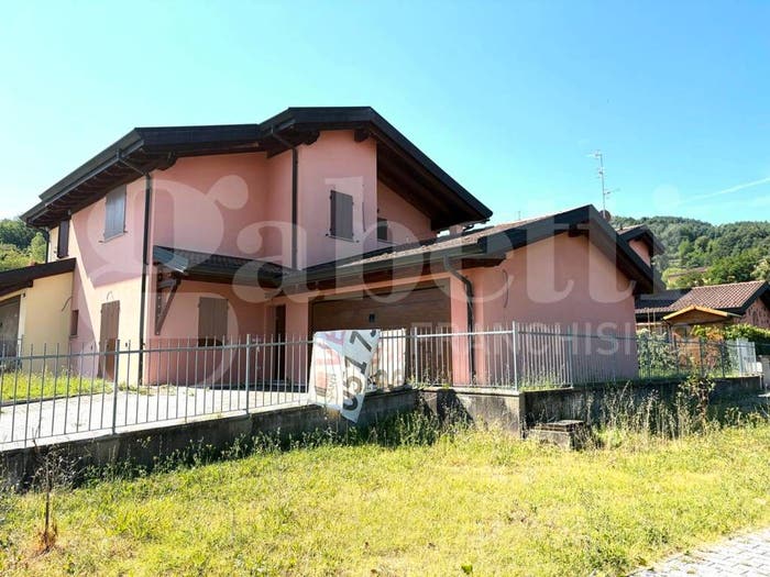 Casa con 5 locali in vendita in Via Chiesa Vecchia, Castiglione dei Pepoli