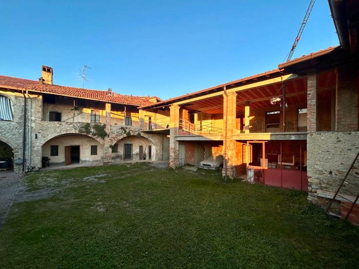 Casa con 6 locali in vendita in Via Gere, Centro, Erbusco
