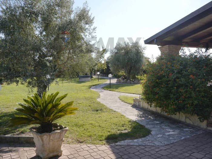 Casa con 6 locali in vendita in Via Ponte Baratta, Fondi