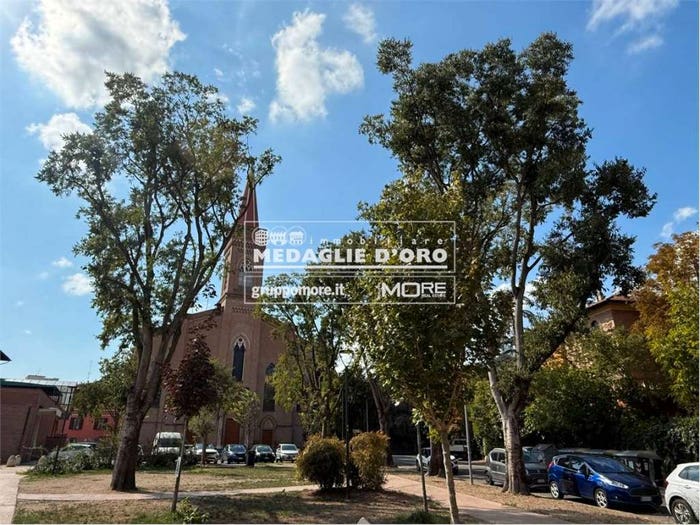Appartamento con 5 locali in vendita in adze viale Muratori, Sant'Agnese Università, Modena