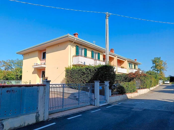 Appartamento bilocale in vendita in Vicolo Carrettelli, Centro, Peschiera del Garda