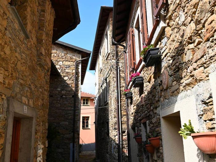 Casa con 5 locali in vendita in Frazione Villarelli, Stellanello