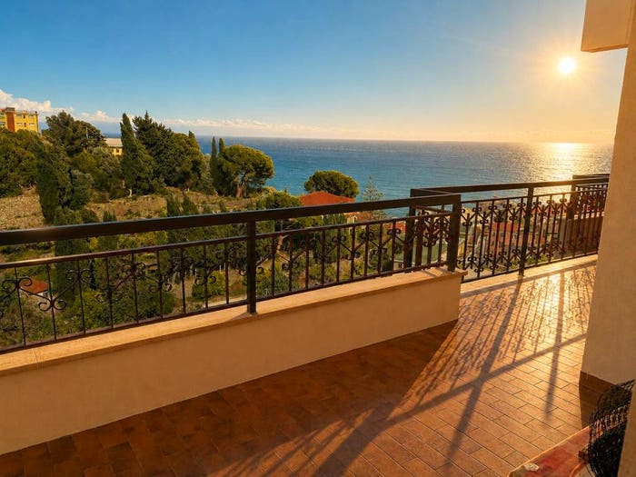 Appartamento trilocale in vendita in Via Andrea Doria, Laigueglia
