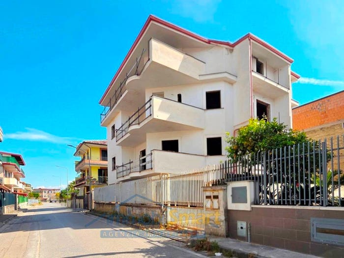 Casa con 6 locali in vendita in Via Ronza, Gricignano di Aversa