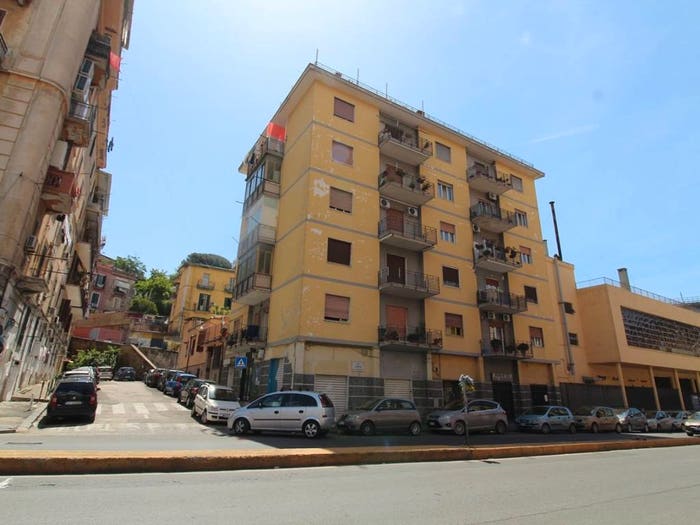 Appartamento trilocale in vendita in Via Salve d'Esposito, Capodichino, Napoli