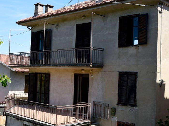 Casa quadrilocale in vendita in Via Leprato, Serravalle Langhe