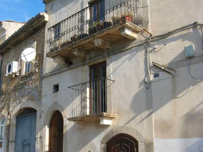 Casa quadrilocale in vendita in Via Roma, Castiglione a Casauria