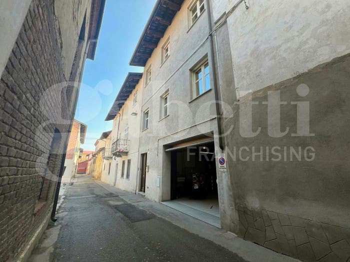 Casa quadrilocale in vendita in Via Goito, Centro, Canale