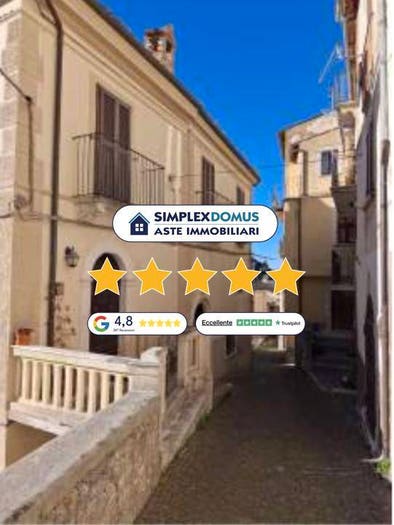 Appartamento con 6 locali in vendita in Via Piaia, Centro, Pettorano sul Gizio