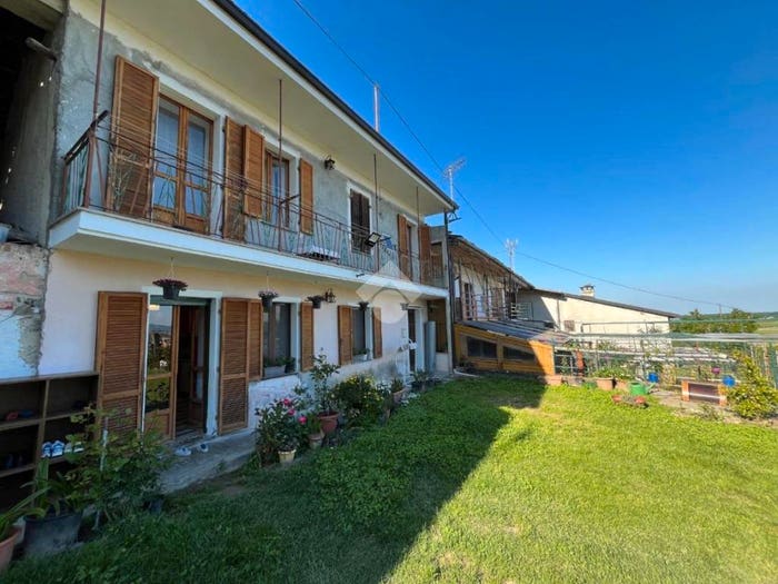 Casa quadrilocale in vendita in Via Basse Senaude, Envie