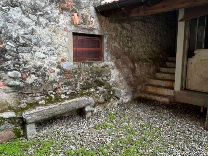 Appartamento trilocale in vendita in via Cairoli, Sartirana Cassina Cicognola Sabbioncello, Merate