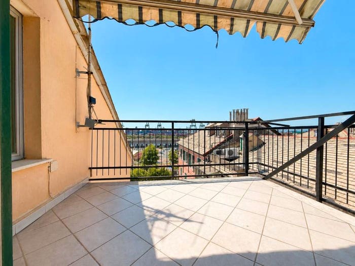 Appartamento con 5 locali in vendita in Piazza Amatore Sciesa, Pra', Genova