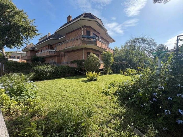 Casa con 6 locali in vendita in Via Sofocle, Axa, Roma