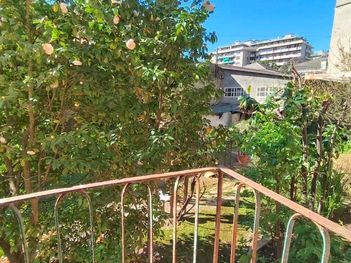 Appartamento trilocale in vendita in Vico Sinope, Pegli, Genova