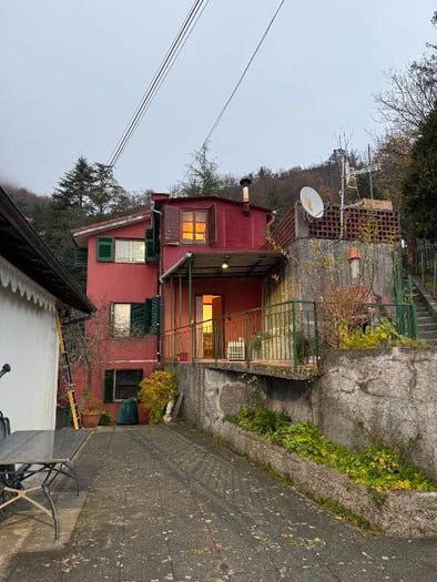 Casa quadrilocale in vendita in Frazione Chiappato, Centro, Lumarzo