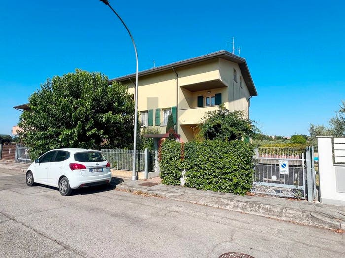 Casa con 6 locali in vendita in Quattro, Forlì