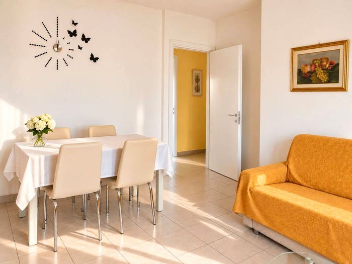 Appartamento quadrilocale in vendita in Via Genova, Marina di Carrara, Carrara